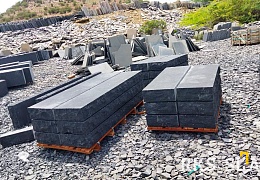 Бордюр (поребрик) из камня, Belgian Black, колотый, 50х1000 мм