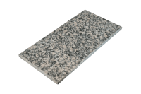 Натуральная гранитная плитка. Идеальна для пола и фасада. Выберите полировку для интерьера или термообработку для безопасной уличной укладки